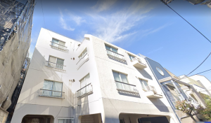 東京都新宿区左門町マンション